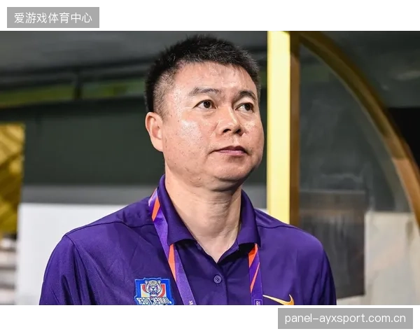 天津津门虎半程排名垫底，主教练于根伟面临进攻创造力不足难题。